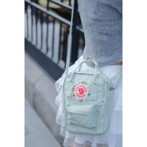 【新登場】Fjallraven Kanken Embroidery – Rose Whisper / Mint - Sling Size 